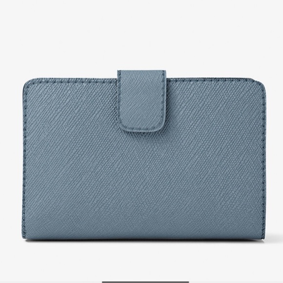 Michael Kors Cornflower Leather Bifold Wallet - Picture 4 of 12